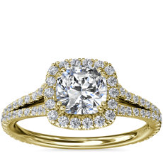 Anillo de compromiso con cuerpo dividido y halo de diamantes en forma de cojín en oro amarillo de 18 k